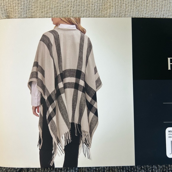 Banana Republic Cashmere Blend Black And Cream Plaid Wrap NEW ONE SIZE - Picture 2 of 6